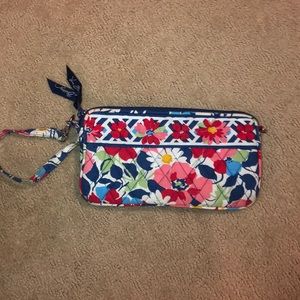 vera bradley wristlet